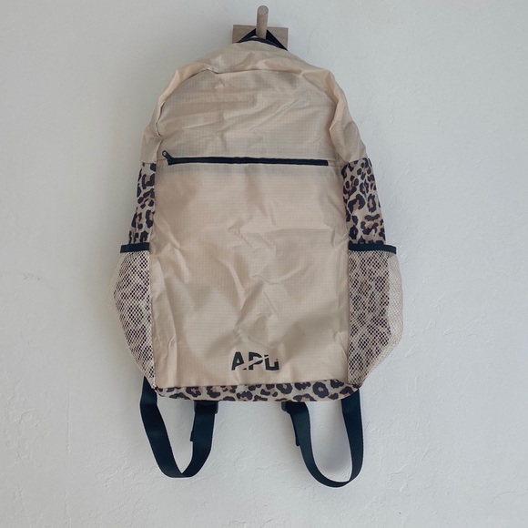 APL packable backpack - Picture 2 of 8